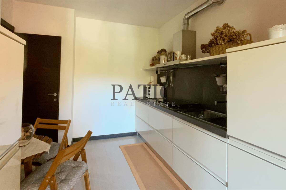 Como Breccia - Ampio Trilocale con Balconi e Box