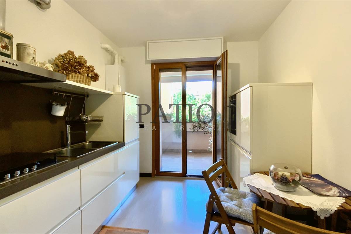 Como Breccia - Ampio Trilocale con Balconi e Box