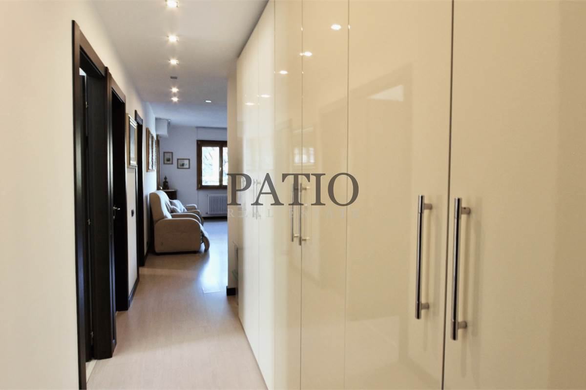 Como Breccia - Ampio Trilocale con Balconi e Box