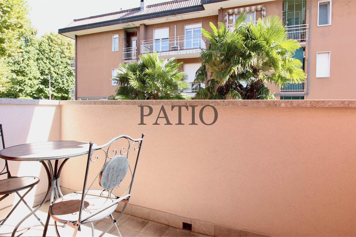 Como Breccia - Ampio Trilocale con Balconi e Box