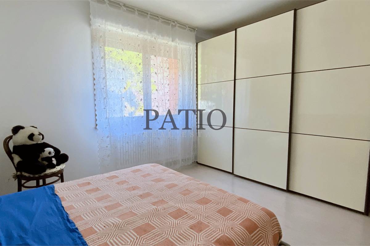 Como Breccia - Ampio Trilocale con Balconi e Box