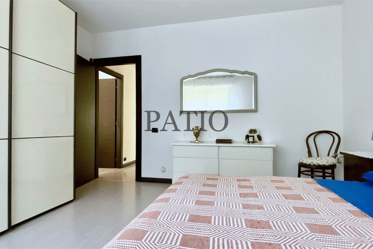 Como Breccia - Ampio Trilocale con Balconi e Box