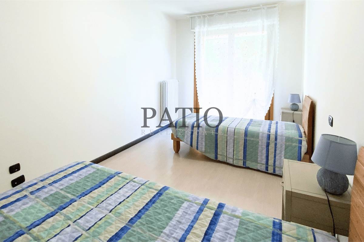 Como Breccia - Ampio Trilocale con Balconi e Box