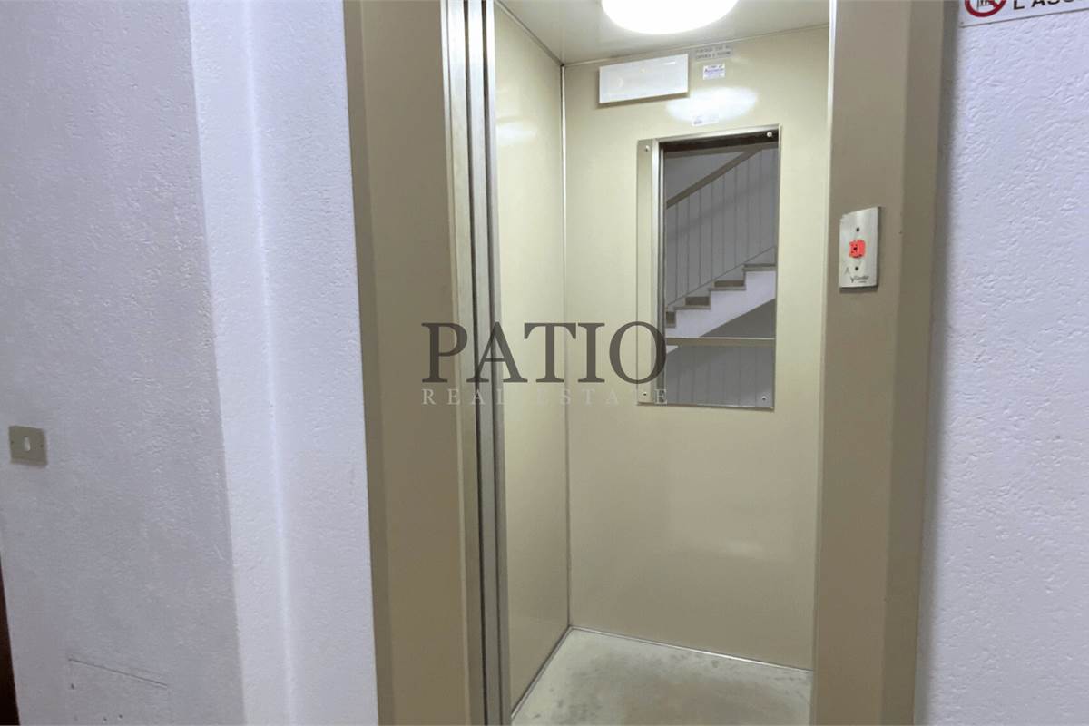 Como Breccia - Ampio Trilocale con Balconi e Box