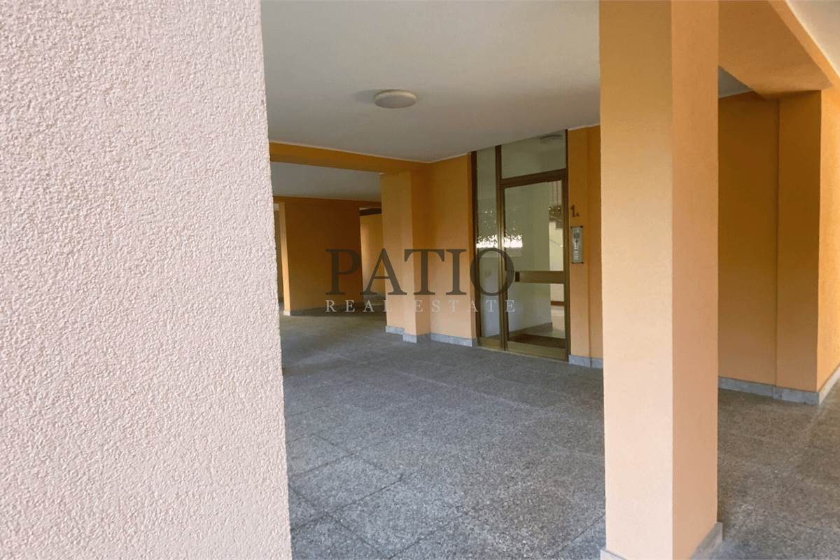 Como Breccia - Ampio Trilocale con Balconi e Box