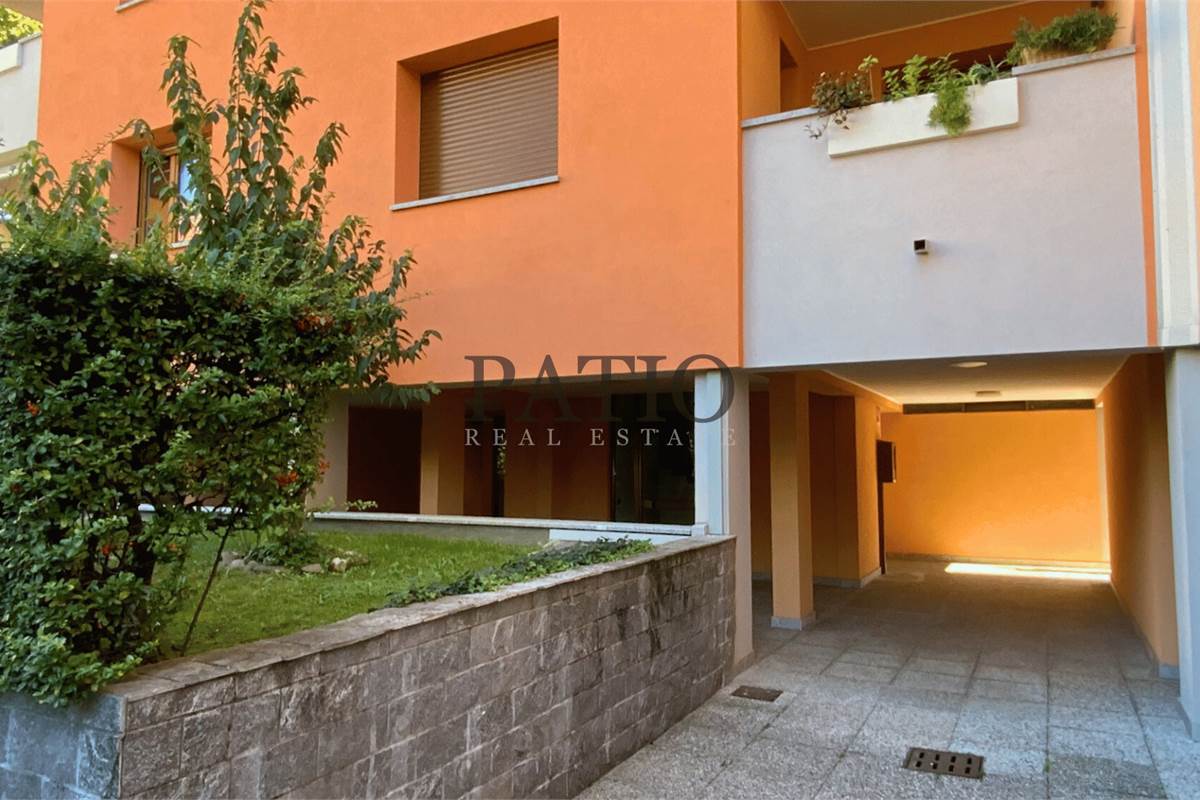 Como Breccia - Ampio Trilocale con Balconi e Box