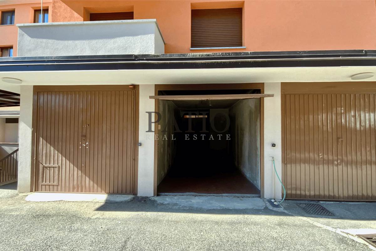 Como Breccia - Ampio Trilocale con Balconi e Box