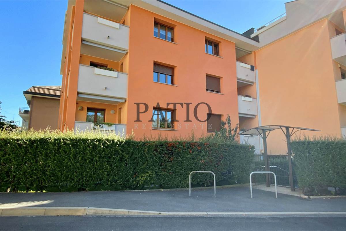 Como Breccia - Ampio Trilocale con Balconi e Box