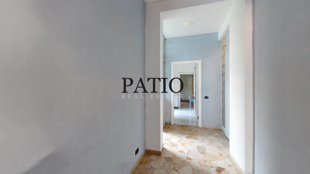 Como - Bilocale con balcone