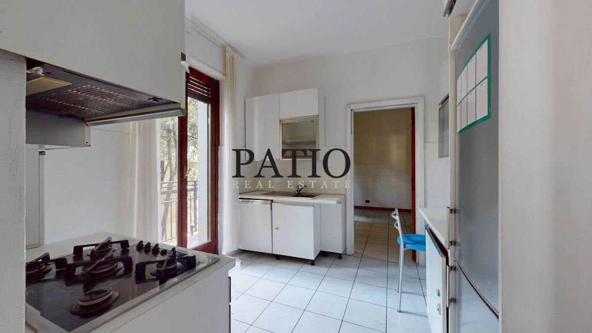 Como - Bilocale con balcone