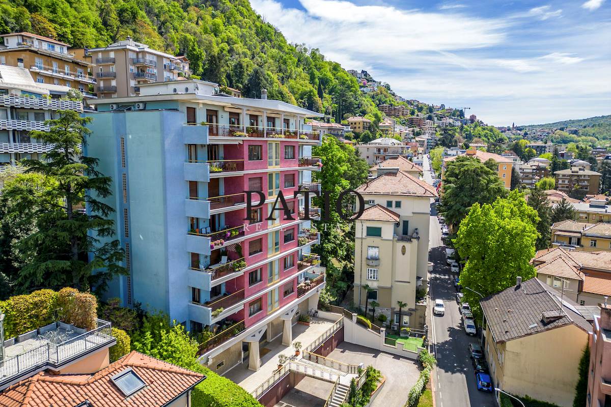 Como - Bilocale con balcone