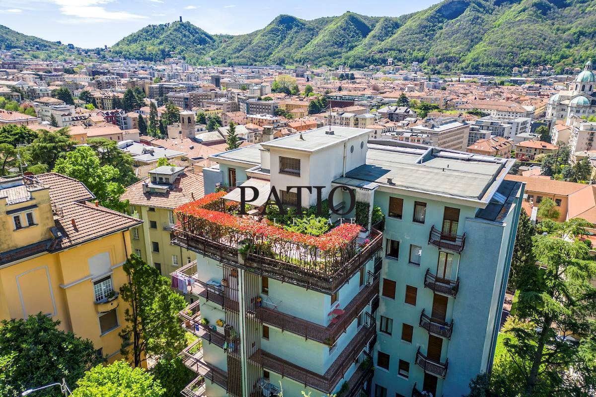 Como - Bilocale con balcone