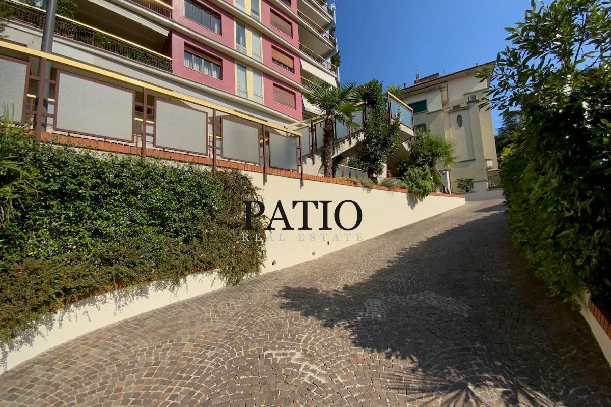 Como - Bilocale con balcone