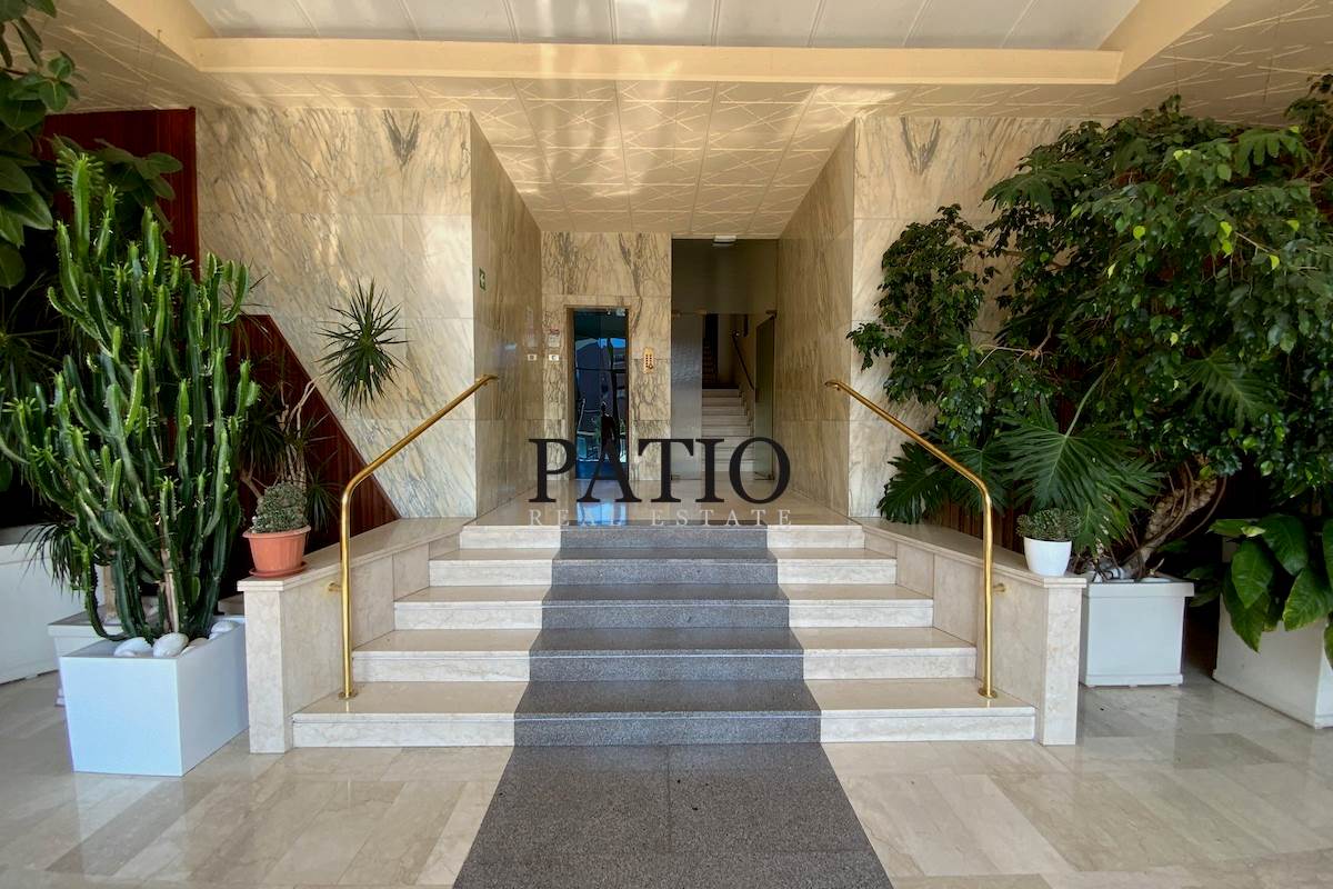 Como - Bilocale con balcone