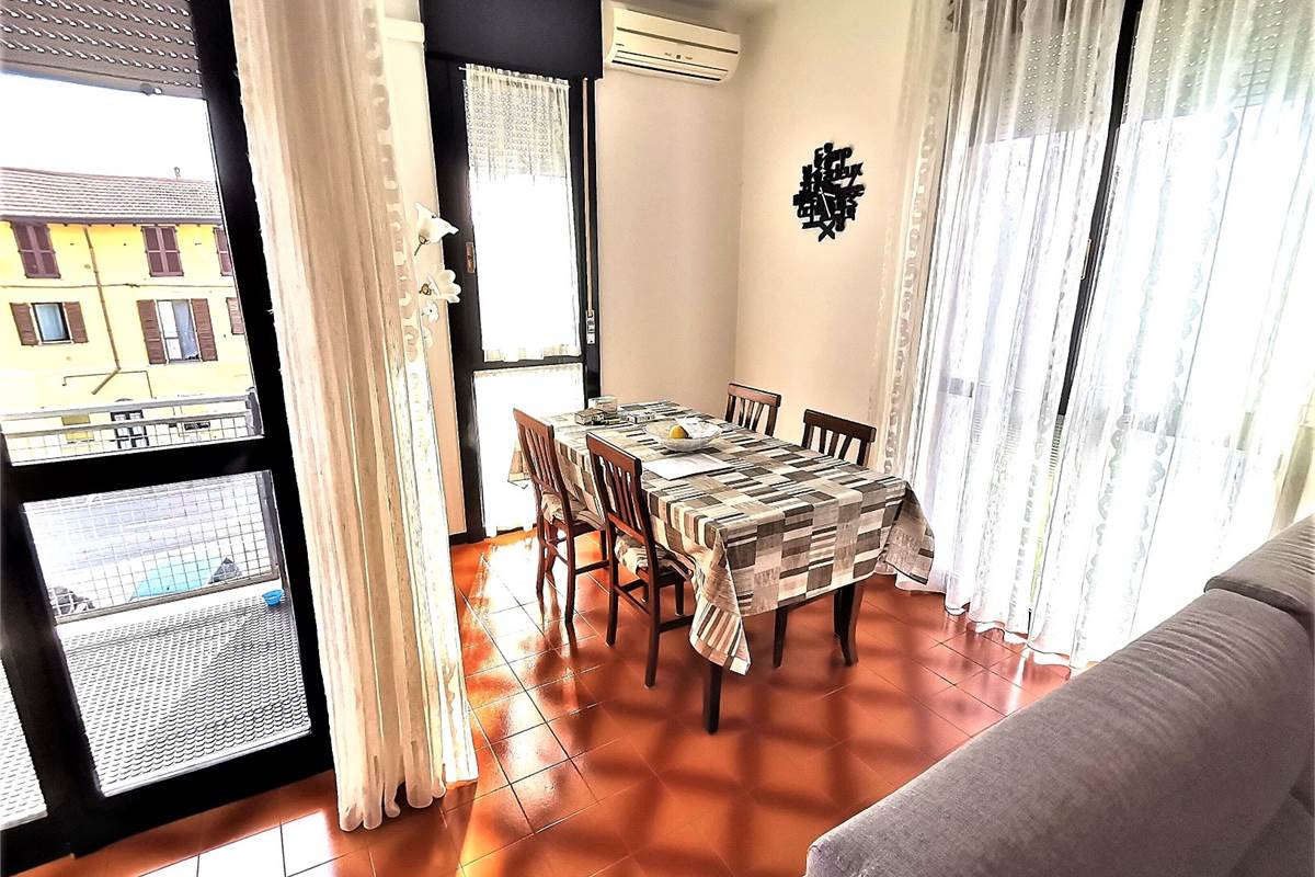 Trilocale con balcone 