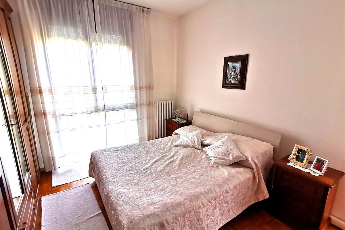 Trilocale con balcone 