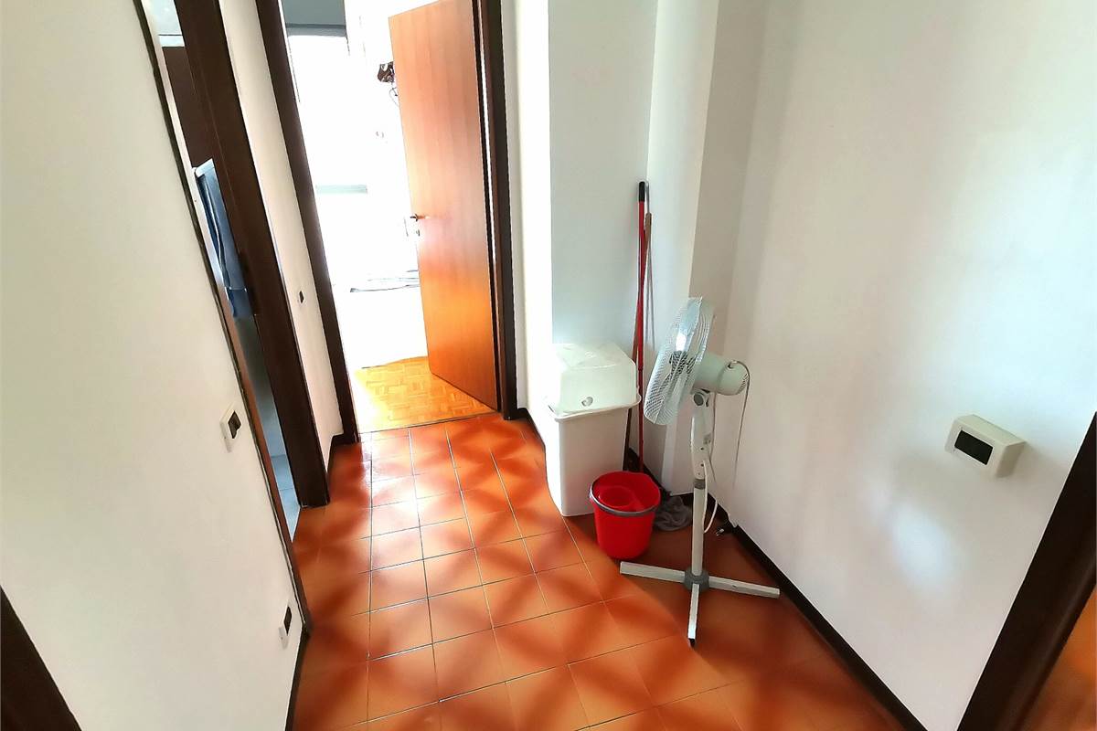 Trilocale con balcone 