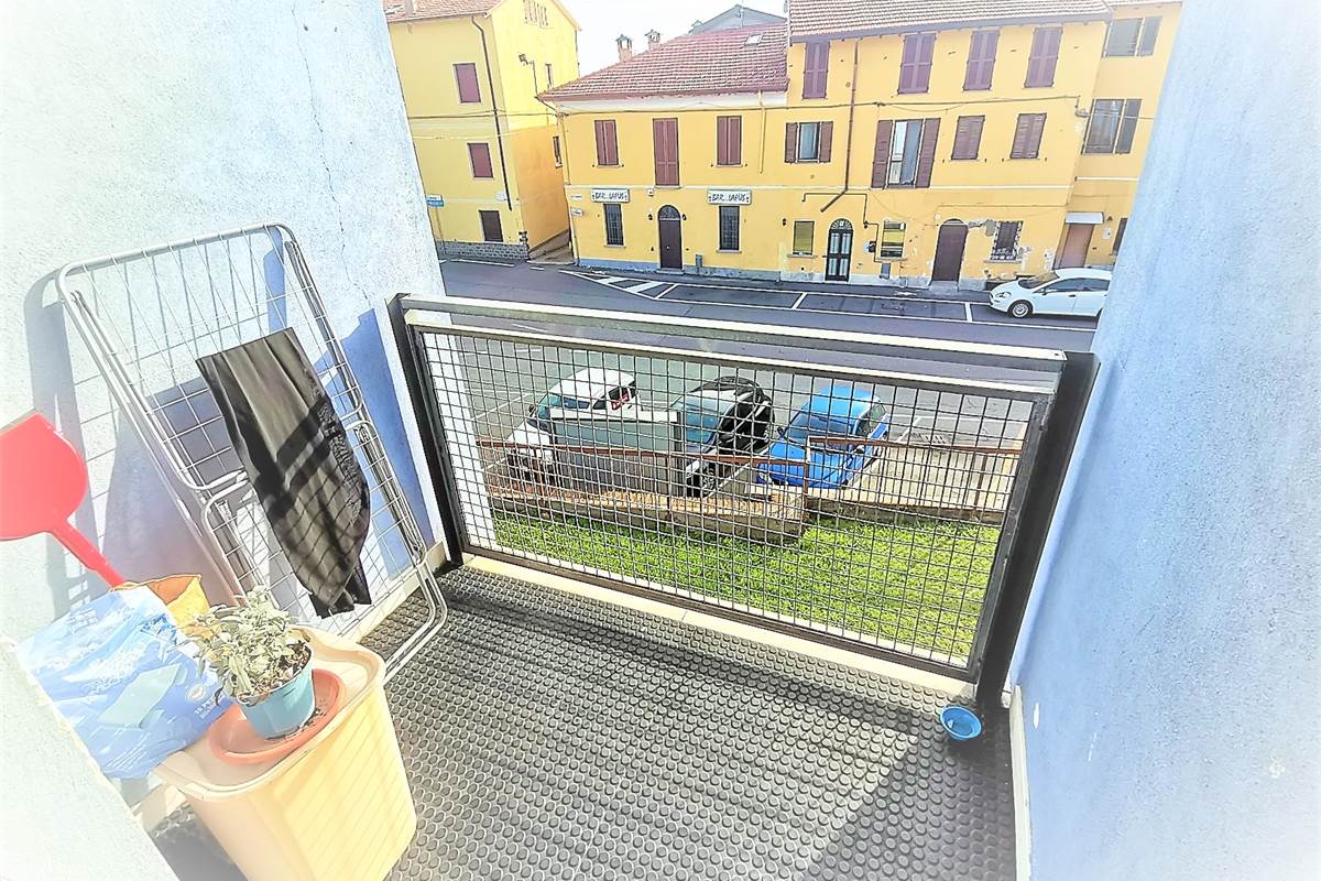 Trilocale con balcone 