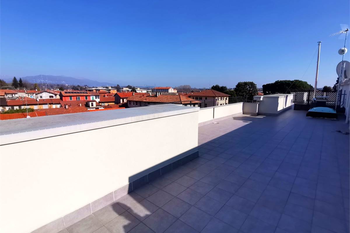 ATTICO con terrazzo favoloso e box doppio