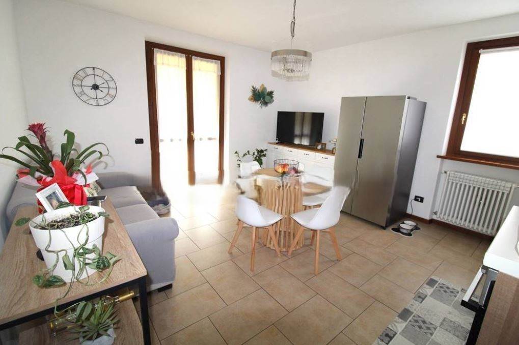 Particolare monolocale con taverna e 2 bagni