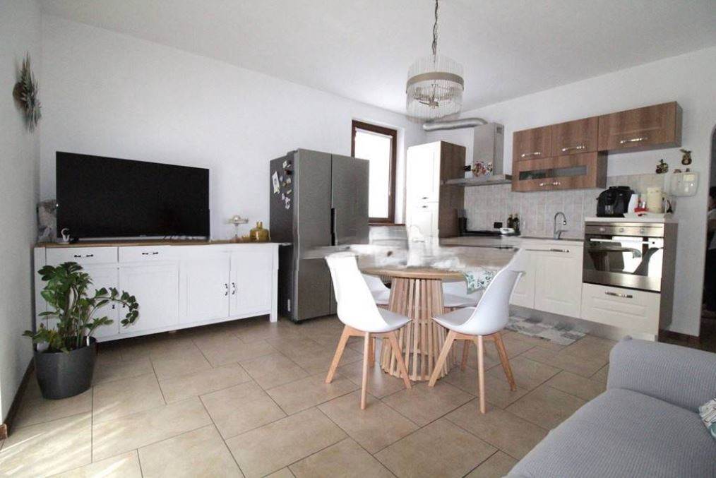 Particolare monolocale con taverna e 2 bagni