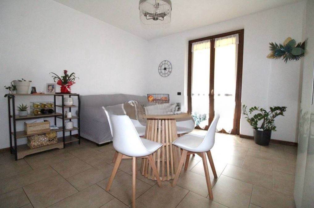 Particolare monolocale con taverna e 2 bagni