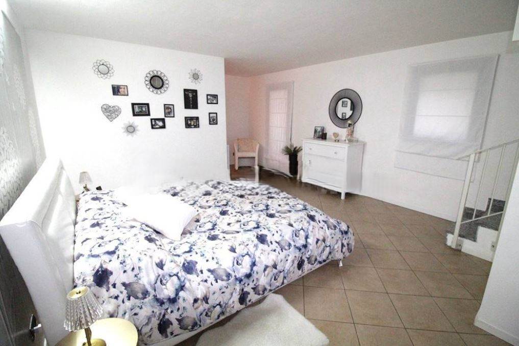 Particolare monolocale con taverna e 2 bagni