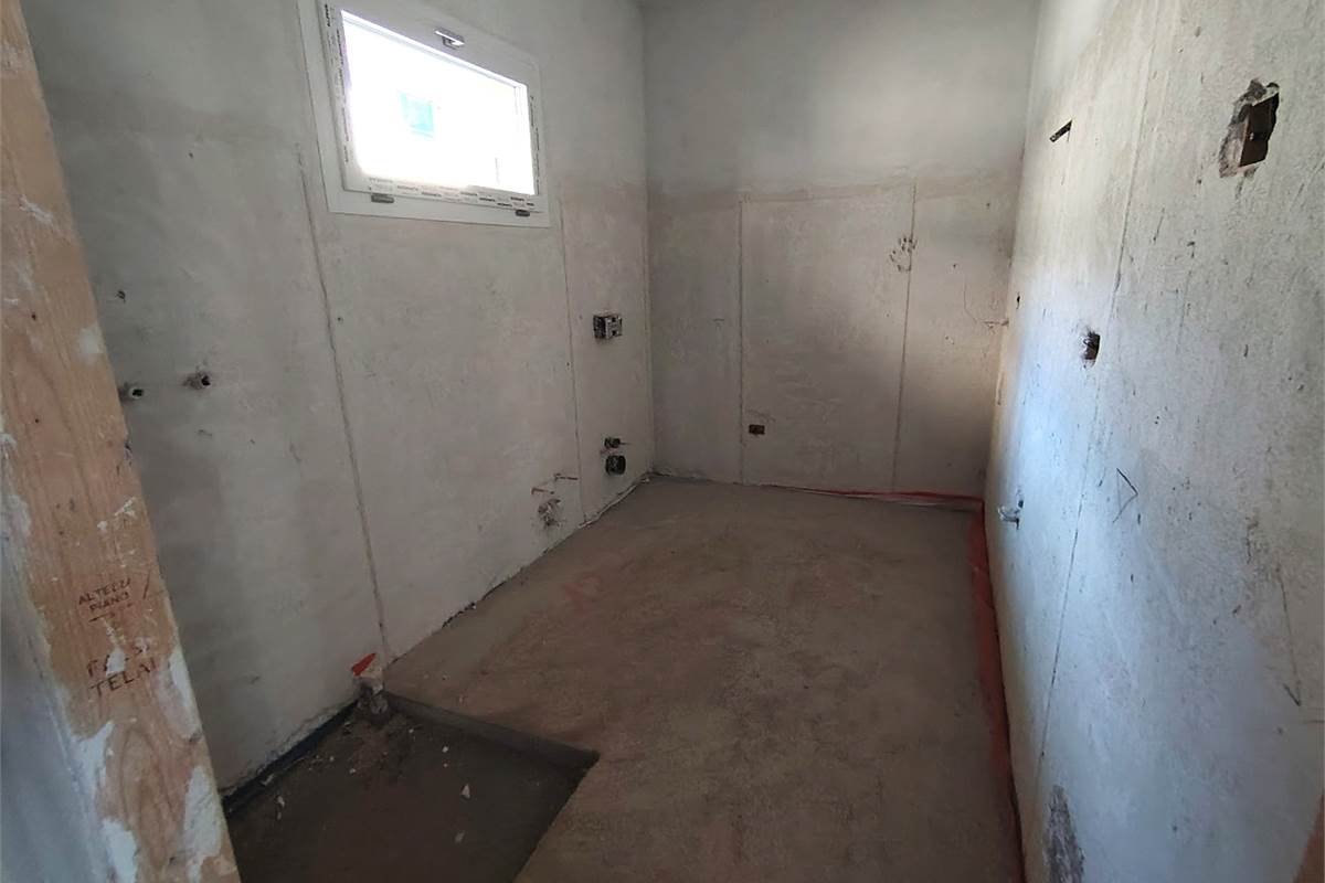 Villa Unifamiliare con ampio giardino e box doppio