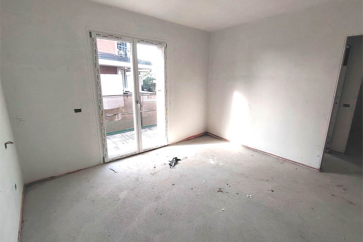 Villa Unifamiliare con ampio giardino e box doppio