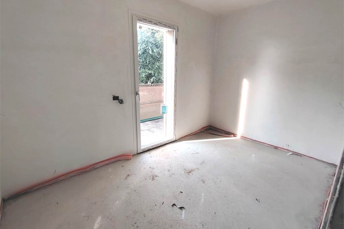 Villa Unifamiliare con ampio giardino e box doppio