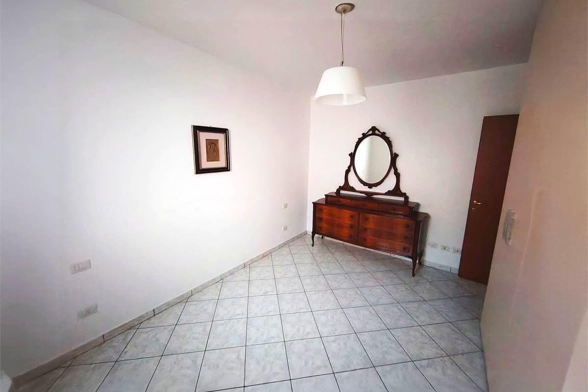 Bilocale con balcone e box triplo