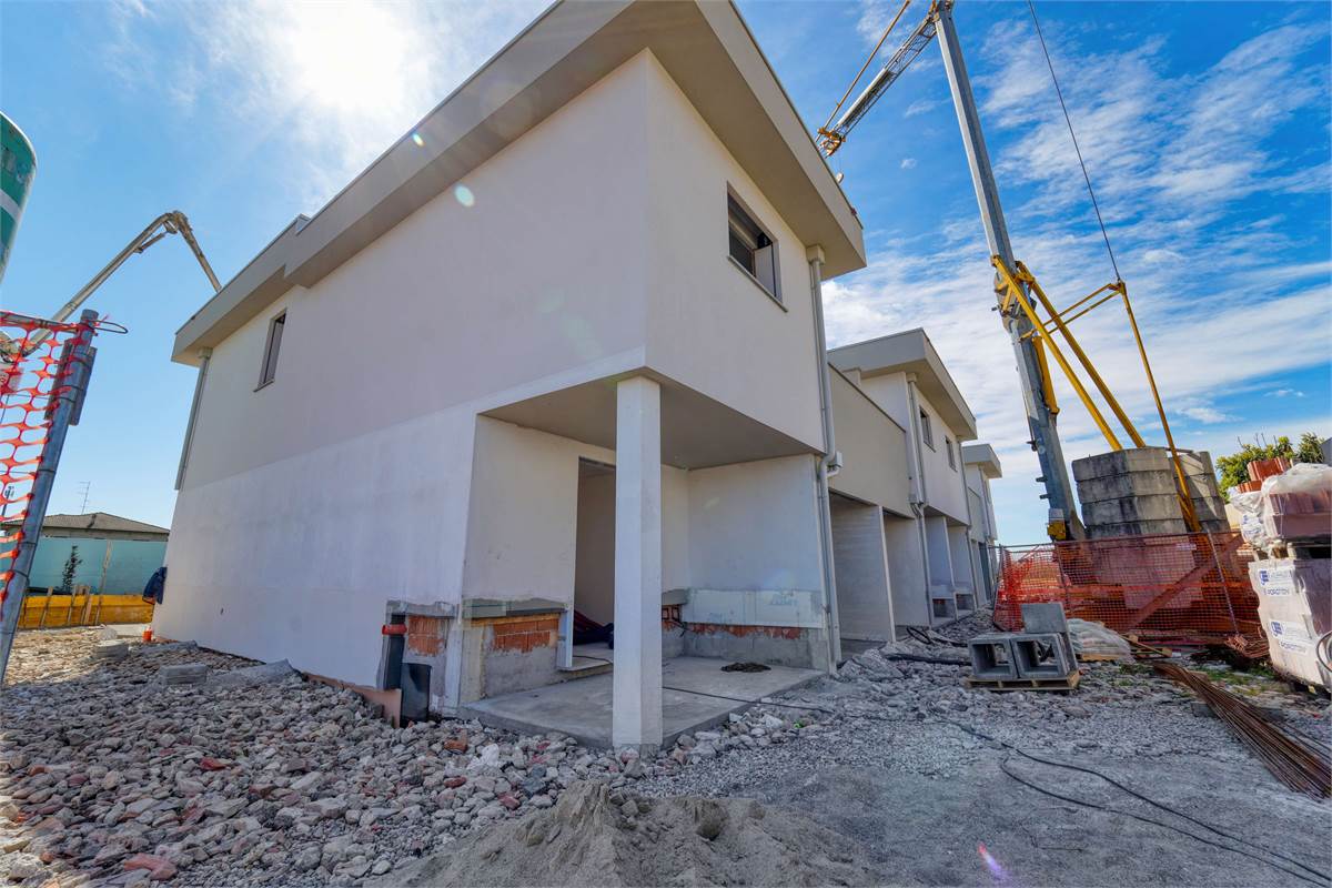 Villetta a schiera di TESTA (4) in classe A4 