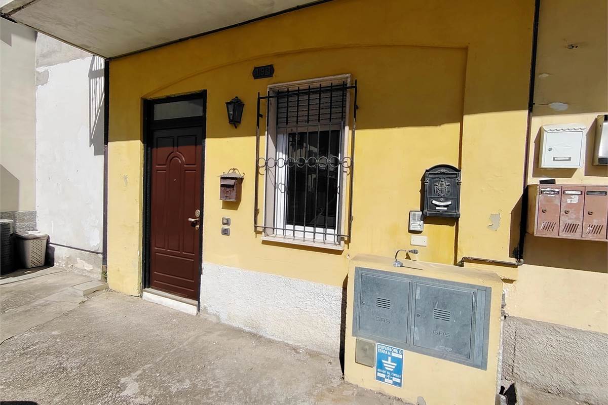 Ampio trilocale con giardino 