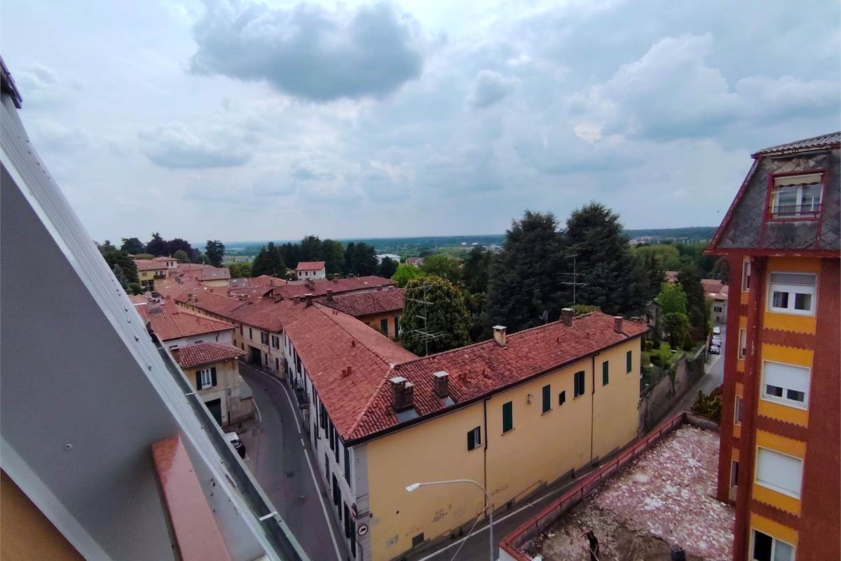 Trilocale PANORAMICO con 2 balconi