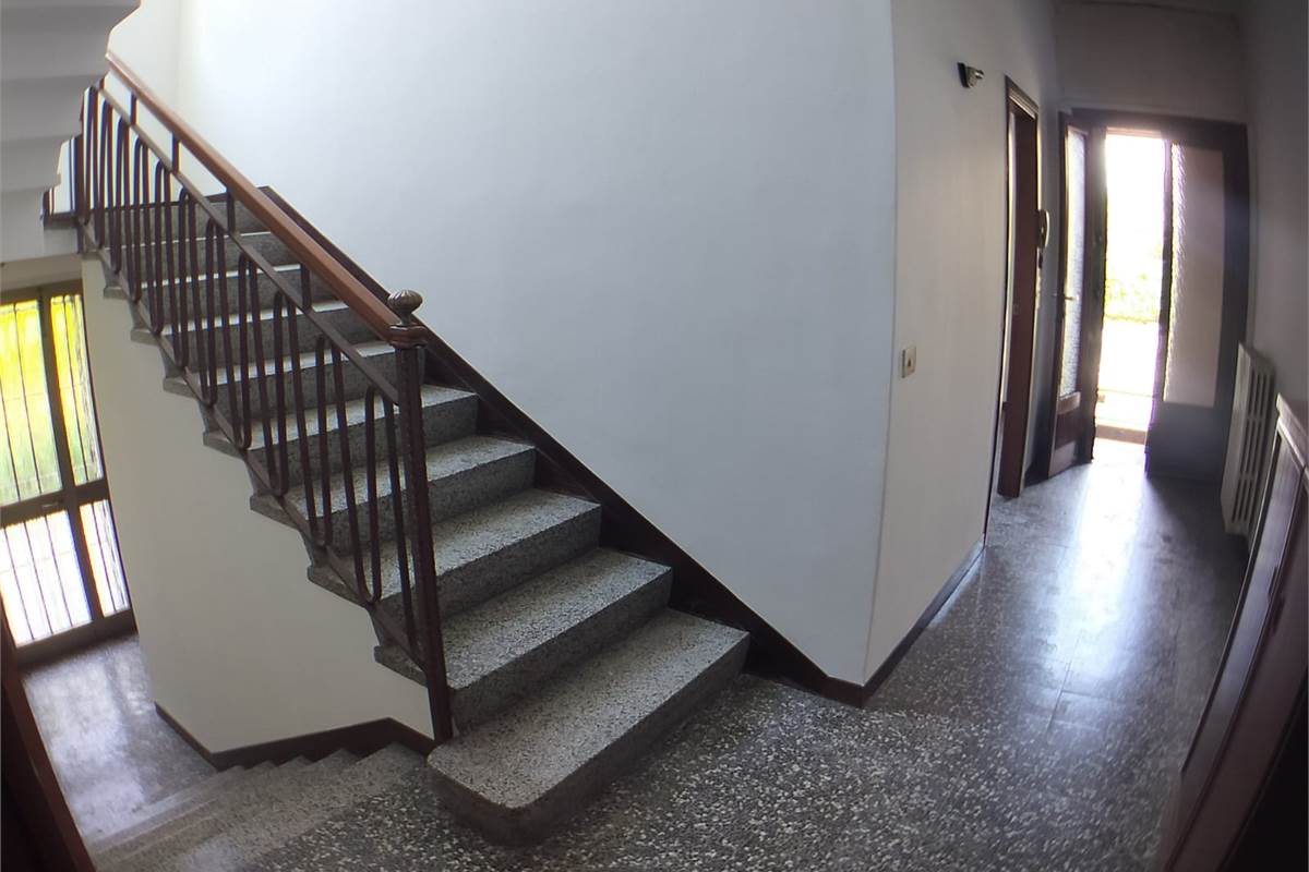 Porzione Villa In Vendita a Rovello Porro