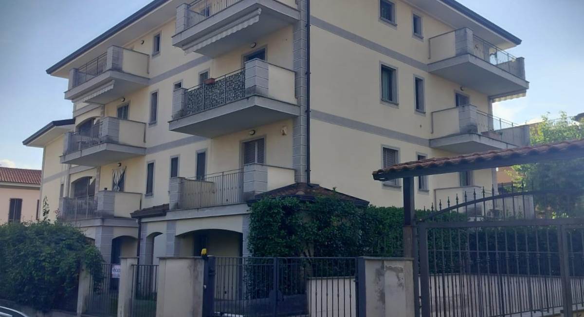 4 o più locali In Vendita a Seveso