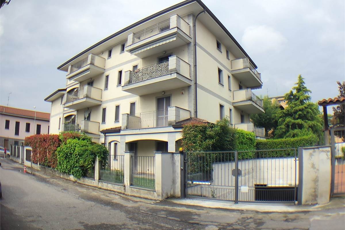 4 o più locali In Vendita a Seveso