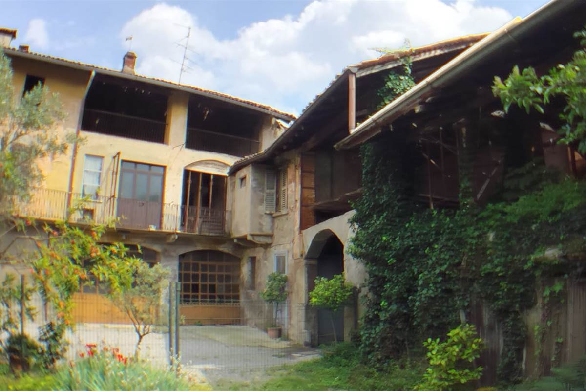 Rustico/Casale In Vendita a Rovellasca