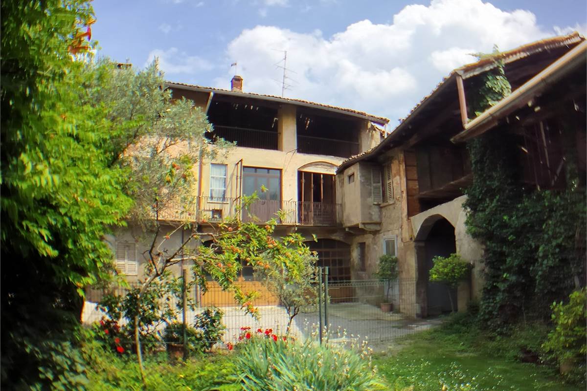 Rustico/Casale In Vendita a Rovellasca