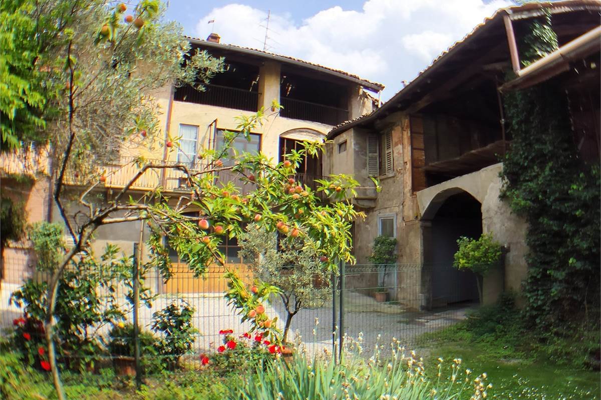 Rustico/Casale In Vendita a Rovellasca