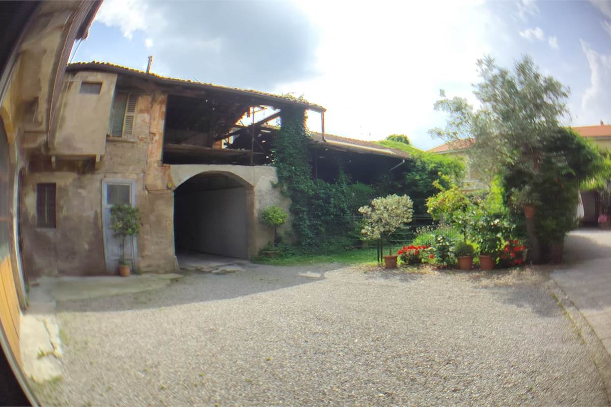 Rustico/Casale In Vendita a Rovellasca