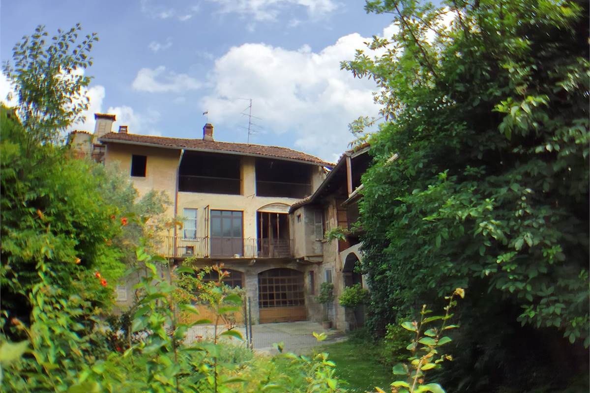 Rustico/Casale In Vendita a Rovellasca