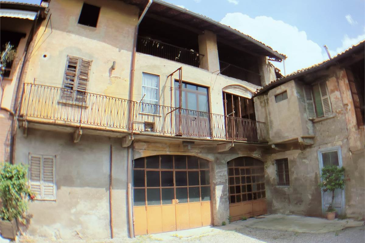 Rustico/Casale In Vendita a Rovellasca
