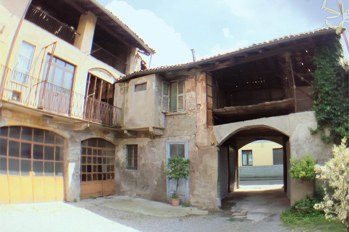 Rustico/Casale In Vendita a Rovellasca