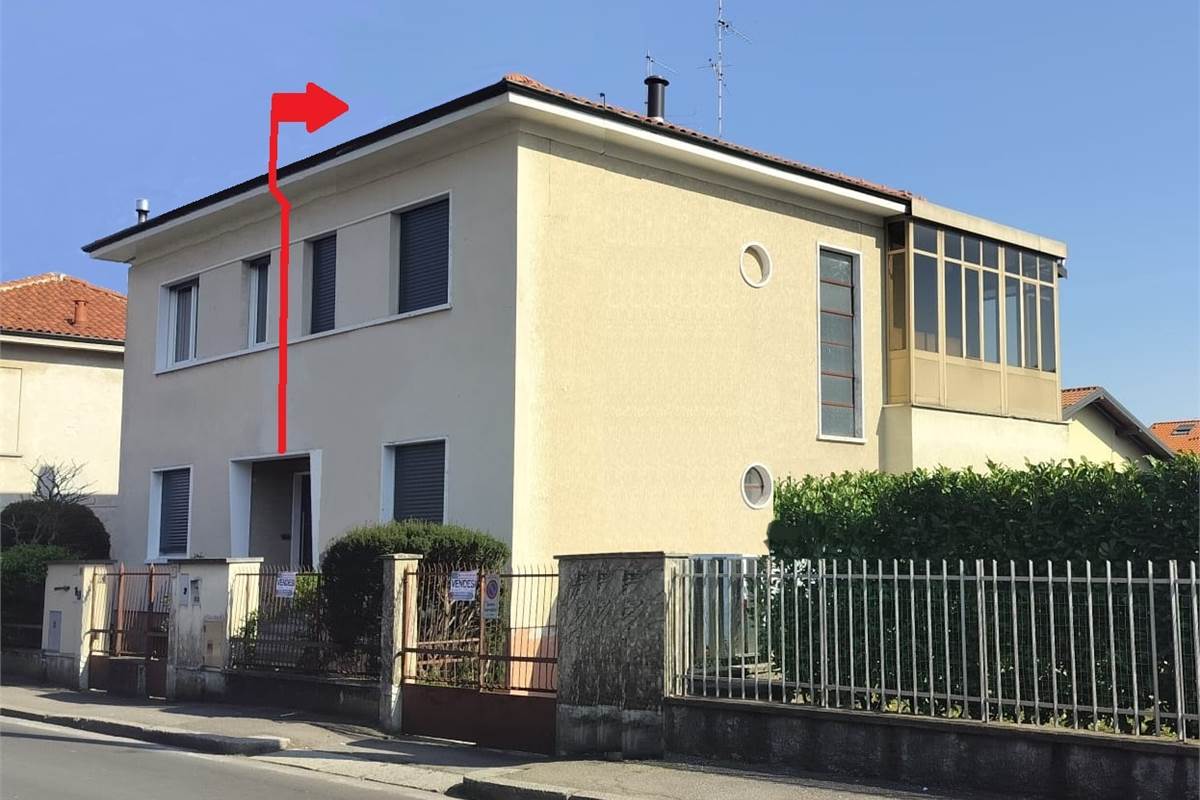 Porzione Villa In Vendita a Rovello Porro