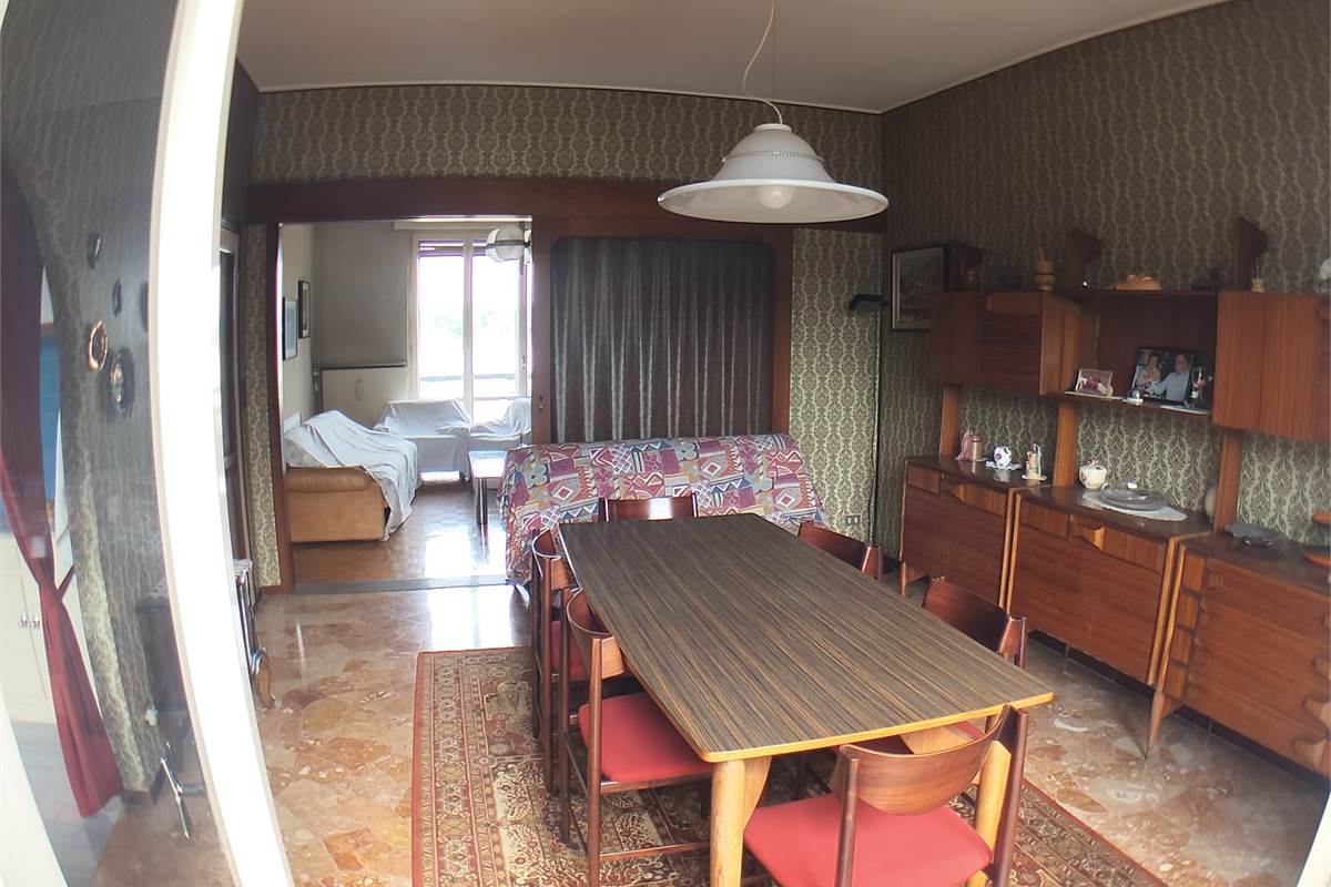 Villa Bifamiliare In Vendita a Rovellasca