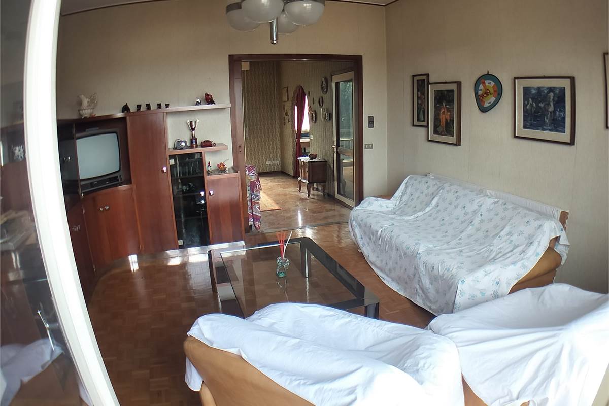 Villa Bifamiliare In Vendita a Rovellasca