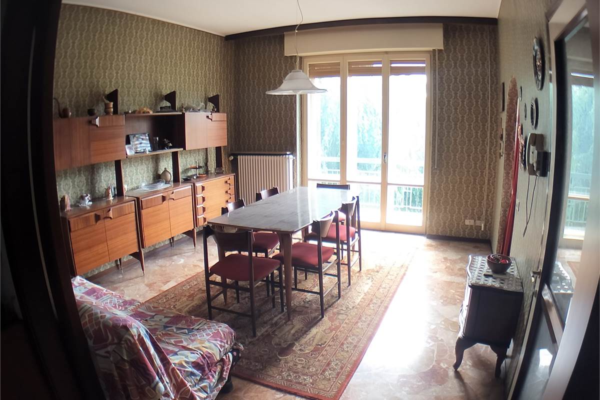 Villa Bifamiliare In Vendita a Rovellasca