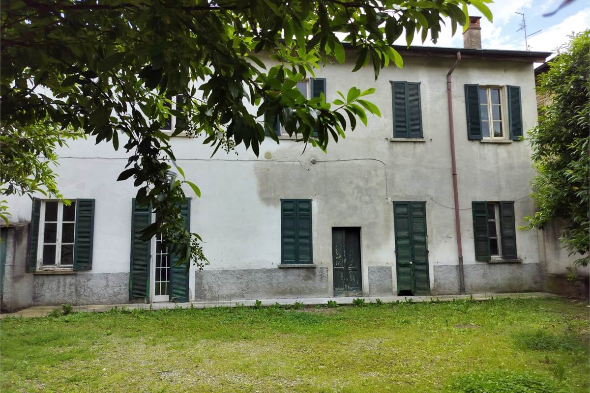 Villa In Vendita a Rovellasca