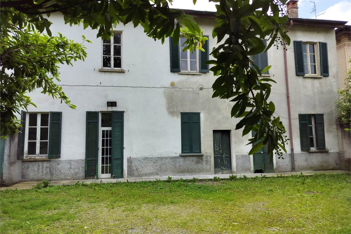 Villa In Vendita a Rovellasca